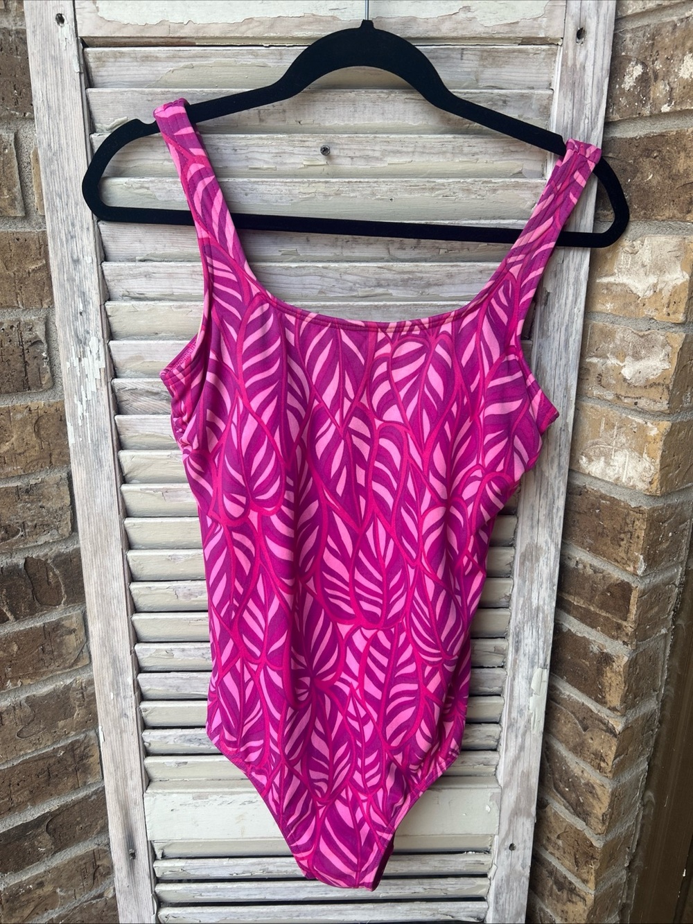 Lands' End Women Purple Pink  Soft Cup Slimming Prin One Piece Swimsuit 12.